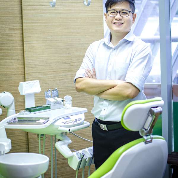 Dr Dennis Soh of Greenlife Dental Yew Tee